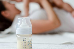 Groźna bakteria w mleku dla niemowląt. Nie podawaj dzieciom!-6547