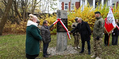 Tablicą upamiętnili dzieci zabite przez nazistowskich lekarzy [FOTO]-8723