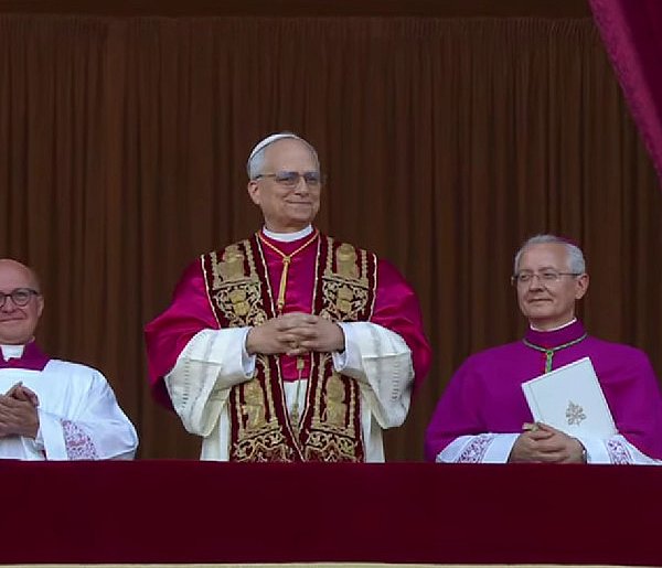 Nowy papież ukazał się światu. Takie przyjął imię!-10455