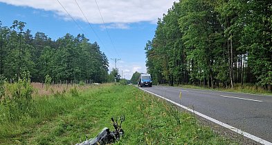 Powiat lubliniecki. Poważny wypadek na DW 908. Ranni ojciec i syn-11138