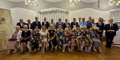 Złote pary z medalami z różą-11228