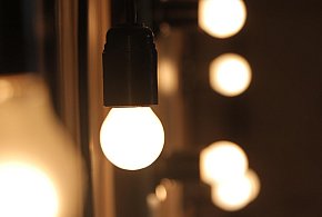 Rachunki za prąd pójdą w dół. Rząd usuwa opłatę doliczaną od lat-12341
