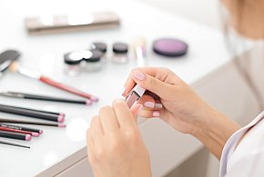 Nie używaj tych kosmetyków. GIS ostrzega przed produktami-12345