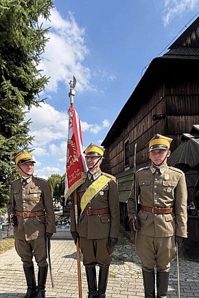 Woźniki. Ułani i wojenna rocznica-711