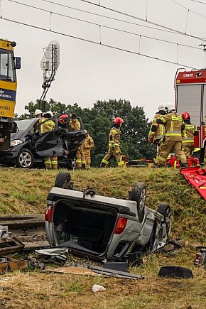 Rusinowice. Zderzenie pociągu i osobówek-716