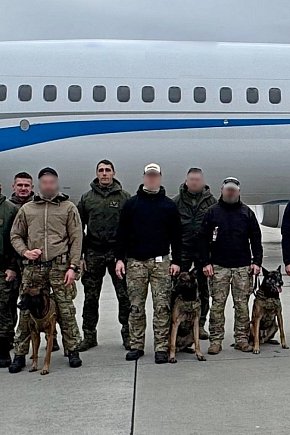 Katowice Airport. Komandosi z Lublińca i psy w akcji-756