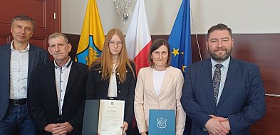 Absolwentka liceum ze średnią 6,0