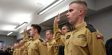 Ślubowanie nowych strażaków i przejście na emeryturę