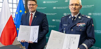 4,8 mln zł na radiowozy dla policji. WFOŚiGW w Katowicach wspiera ślaski...