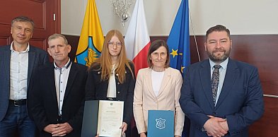 Absolwentka liceum ze średnią 6,0