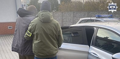 Lubliniec. Napadli 81-latkę, użyli gazu-12276