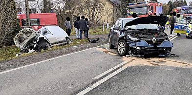 Zderzenie samochodów. Mieszkańcy powiatu lublinieckiego w szpitalu-12495