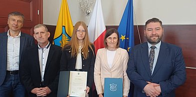 Absolwentka liceum ze średnią 6,0