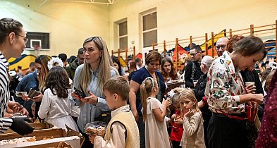 Kiermasz dla Lenki i jasełka w Czwórce [ZDJĘCIA]-12504