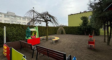 Lubliniec. Plac zabaw przy żłobku po liftingu-12592