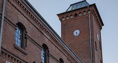 Kochcice. Przez dekady niszczała, dzisiaj zabytkowa gorzelnia jest atrakcją