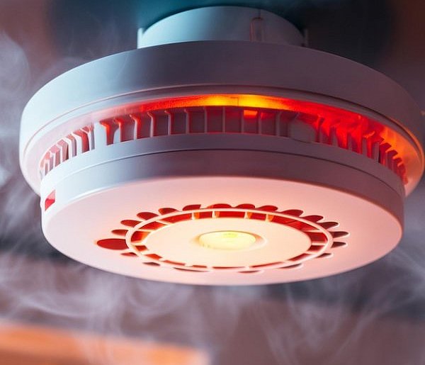 Rewolucja w przepisach pożarowych. Nowe obowiązki dla właścicieli domów i firm-12059