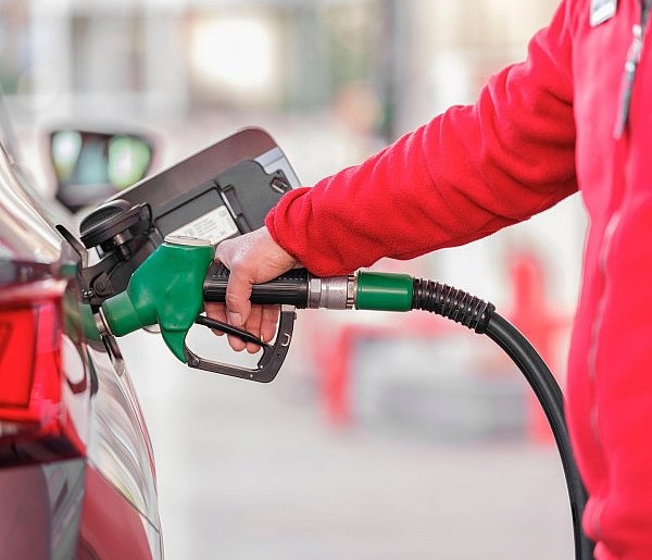 UOKiK skontrolował paliwa. Sprawdź, które stacje wypadły najgorzej-12126