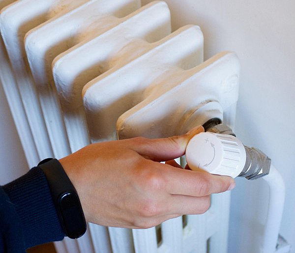Kaloryfer zakręcony? I tak zapłacisz. Nowe prawo uderzy w lokatorów-12219