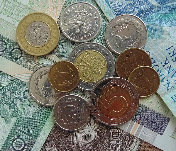 Nowe regulacje dla dorabiających. Od grudnia zmieniają się limity-12267