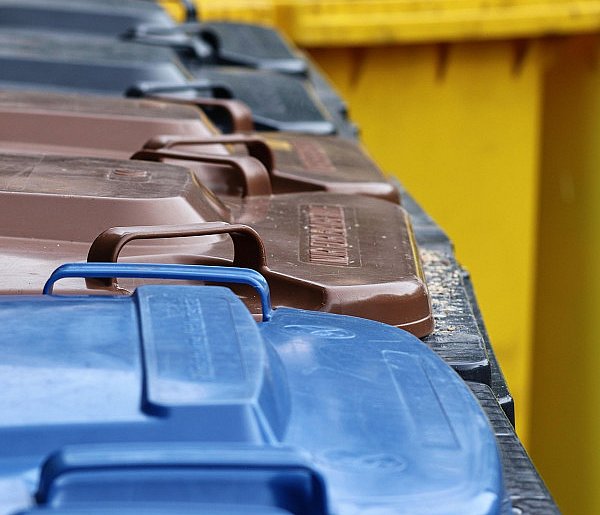 Fioletowe worki na odpady. Oto, co powinno tam trafiać-12671