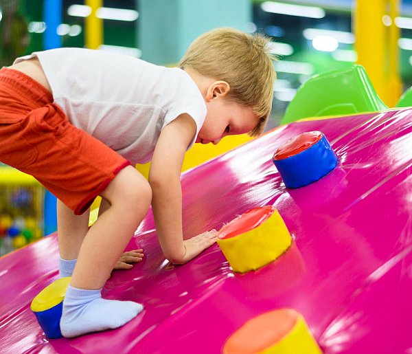 Zostawiasz dziecko w sali zabaw? Urząd wykrył poważne uchybienia-12721