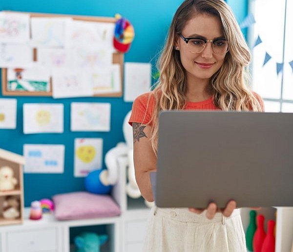 Koniec płatnych e-dzienników? Państwo szykuje własne rozwiązanie