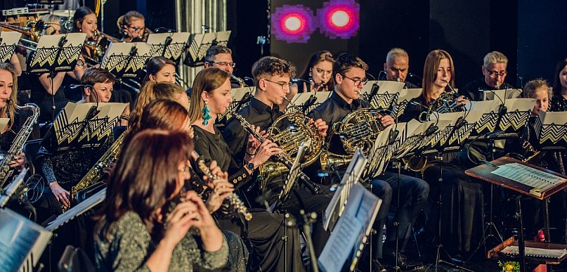 Repertuar Phila Collinsa na scenie w Lublińcu