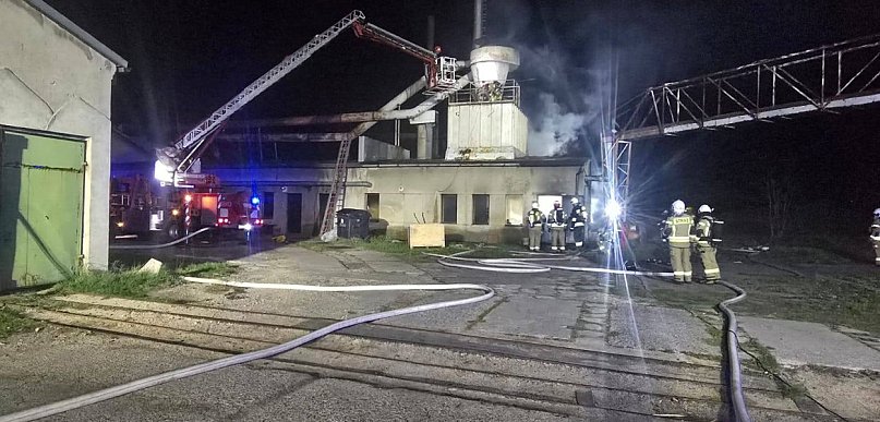 Lubliniec. Nocny pożar w tartaku