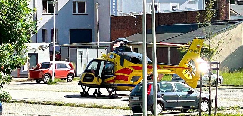 Lubliniec. Lądowanie śmigłowca i akcja na targowisku