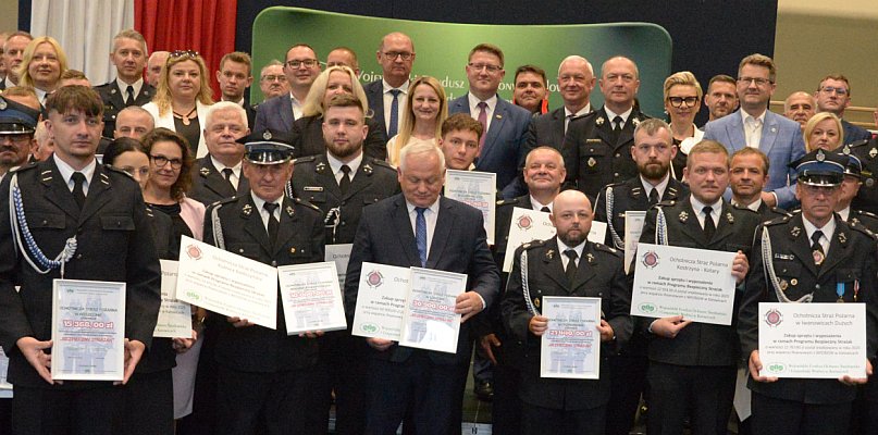 Więcej pieniędzy dla strażaków. Dofinansowanie na zakup wozów - 11693