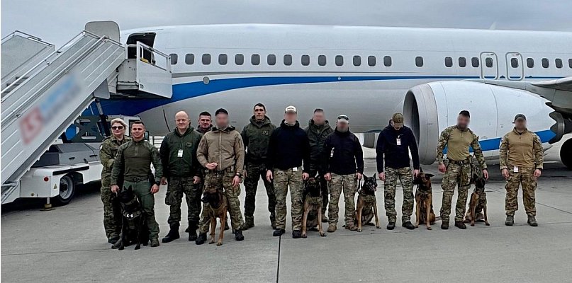 Katowice Airport. Komandosi z Lublińca i psy w akcji - 12018