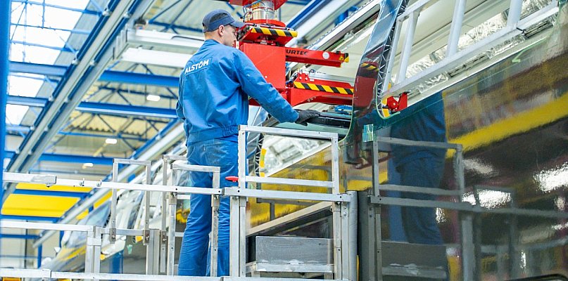 42 nowe dwupoziomowe pociągi. Umowa podpisana - 12170