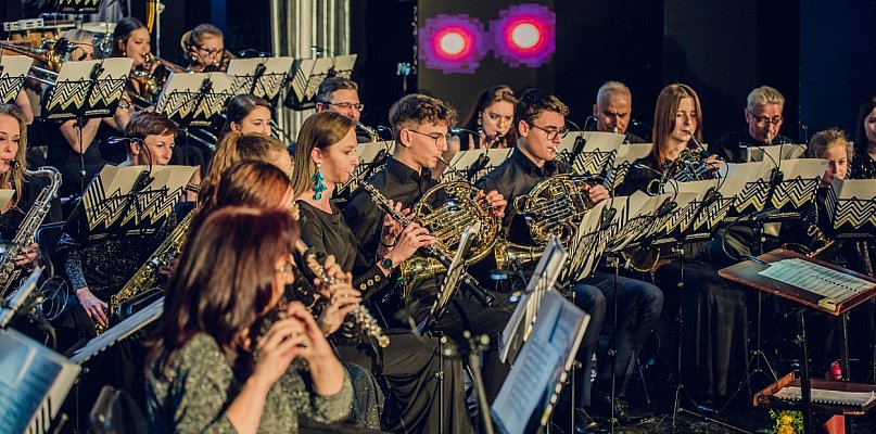 Repertuar Phila Collinsa na scenie w Lublińcu - 12640