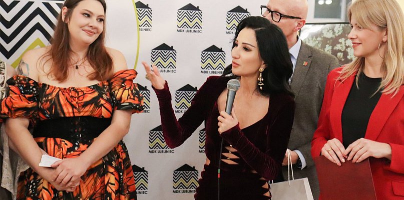 Lubliniec. Fortuńska i Steczkowska na wernisażu