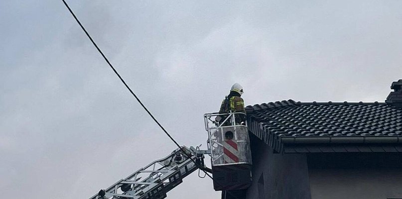Lubliniecki. Piorun uderzył w dom, ponad 20 burzowych wyjazdów