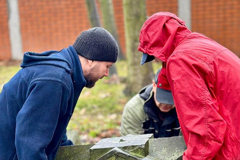 Lubliniec. Trwa rewitalizacja cmentarza żydowskiego
