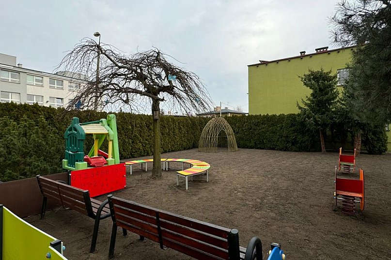 Lubliniec. Plac zabaw przy żłobku po liftingu