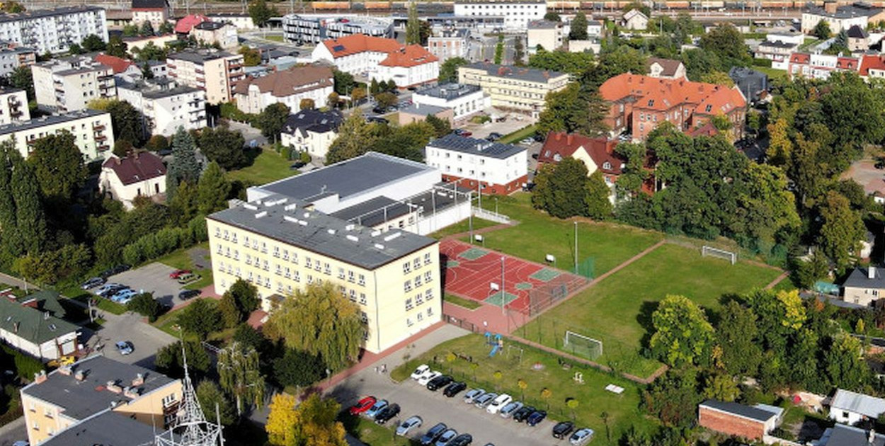 Lubliniec. Etap I obejmuje budowę 11 instalacji w placówkach oświatowych. Fot. Jarosław Myśliwski