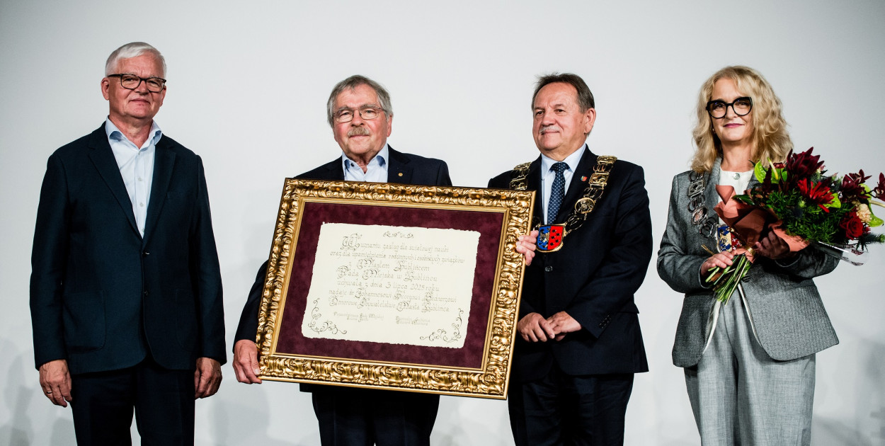 5 września odbyła się uroczystość wręczenia Honorowego Obywatelstwa Miasta Lublińca dr Johannesowi Georgowi Bednorzowi. Fot. Daniel Dmitriew