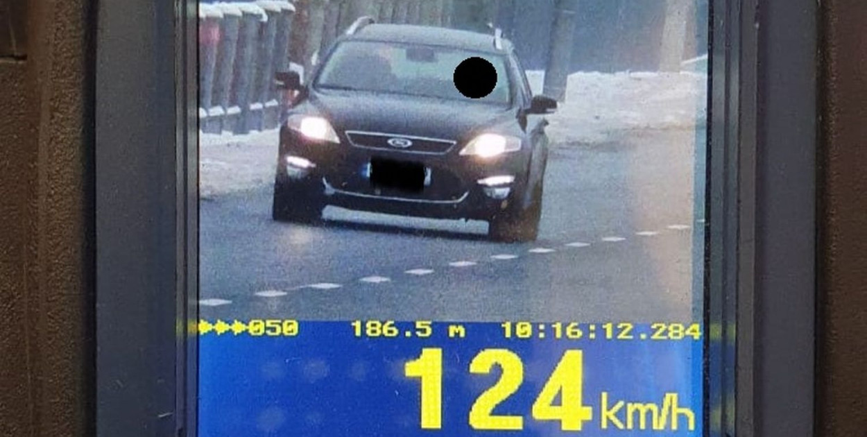 W terenie zabudowanym jechał 124 km/h. Fot. Archiwum policji